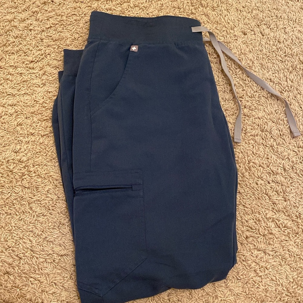 Figs Dark harbor Zamora scrub pants